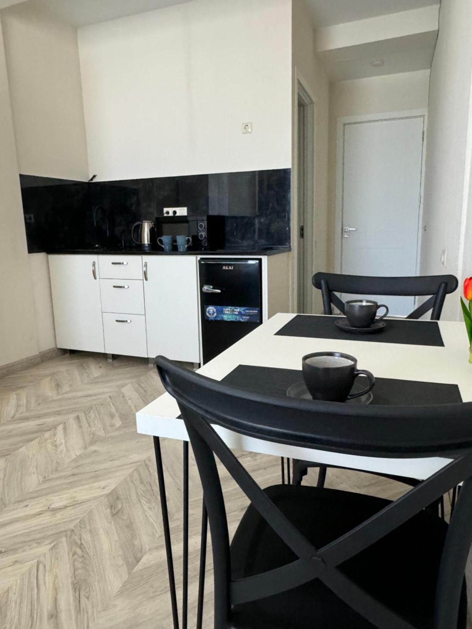 Brothers Apartments With Terrace In Old Tbilisi Bagian luar foto