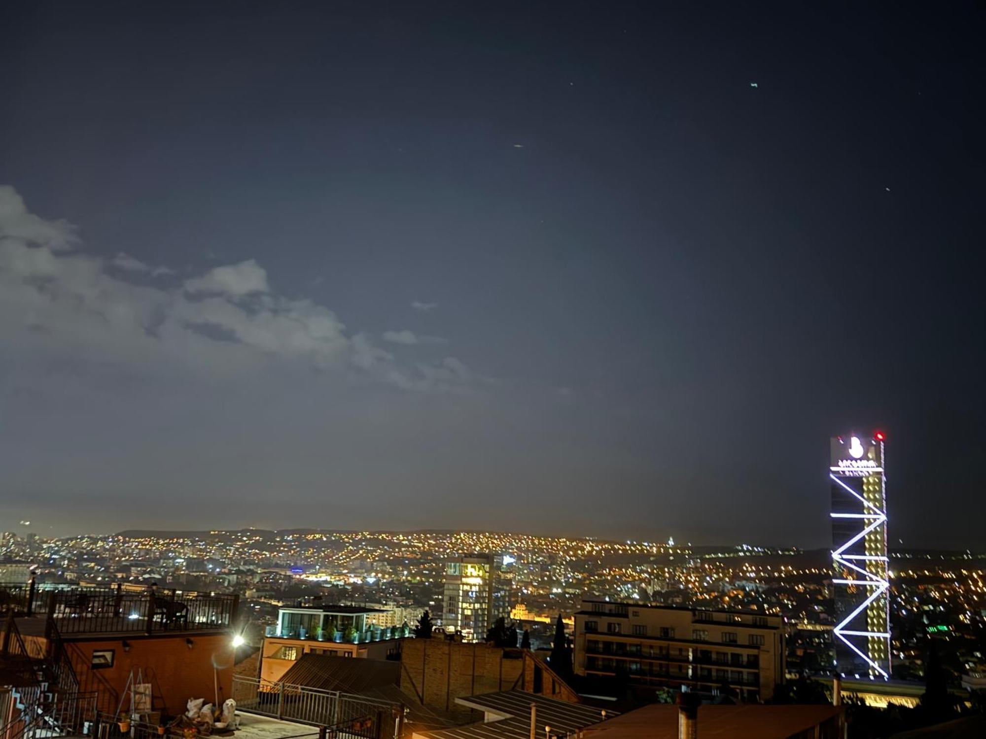Brothers Apartments With Terrace In Old Tbilisi Bagian luar foto