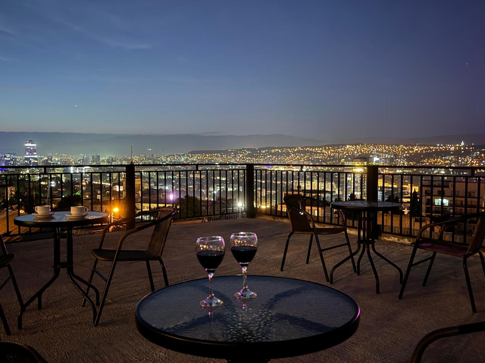 Brothers Apartments With Terrace In Old Tbilisi Bagian luar foto