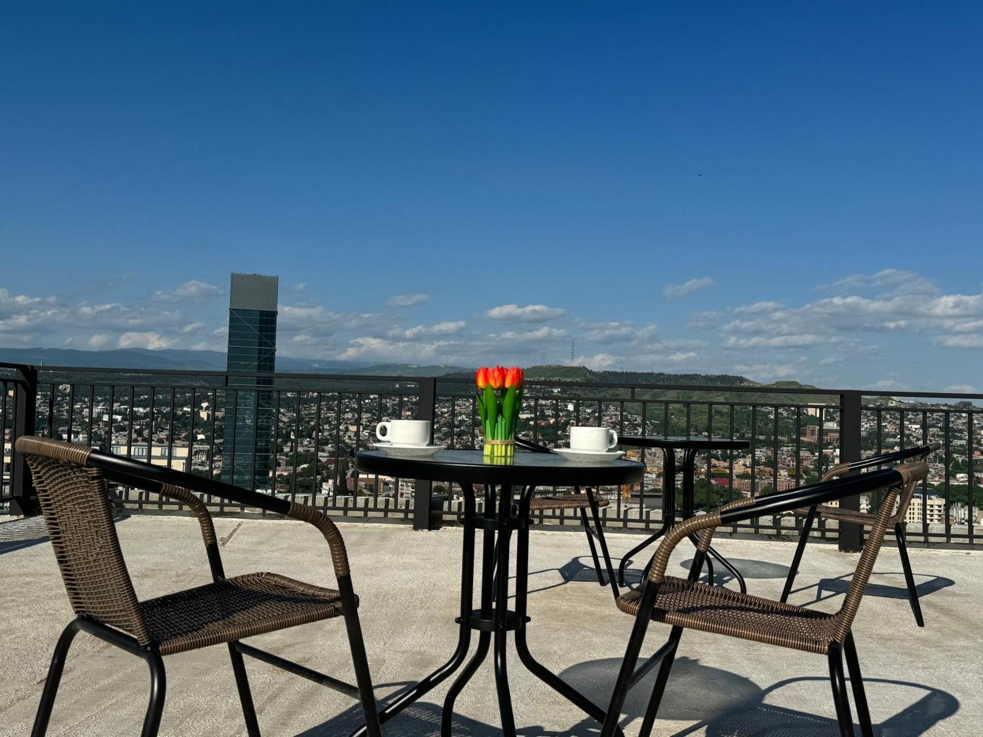 Brothers Apartments With Terrace In Old Tbilisi Bagian luar foto
