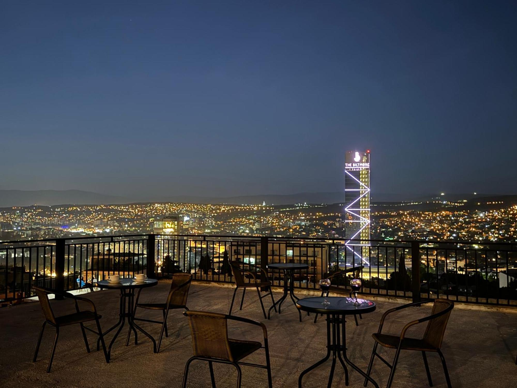 Brothers Apartments With Terrace In Old Tbilisi Bagian luar foto